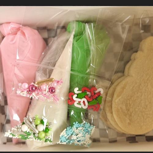Holly Jolly Decorating Kit-4 Cookies